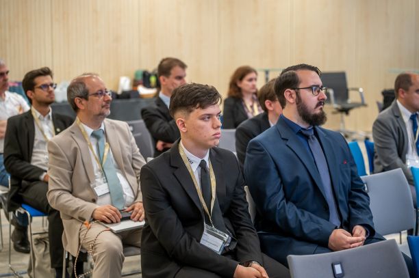 Az NMHH által szervezett Kvantum és űrkutatási konferencián előadóként vettünk részt.