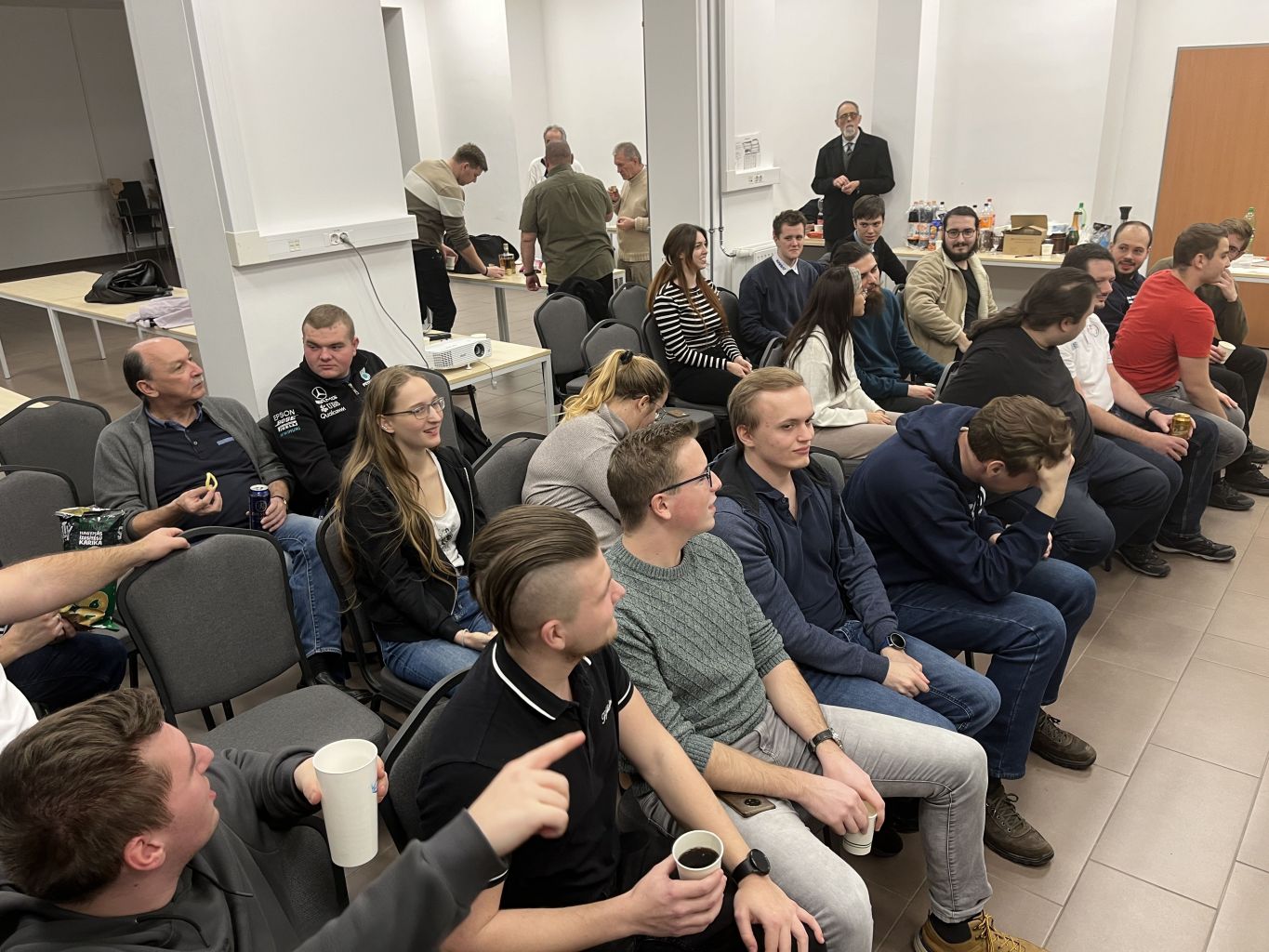 Utószületésnapunkon dékánunk és tanáraink is velünk ünnepeltek.